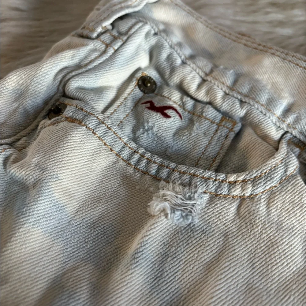 Hollister Women's Faded Blue Jean Shorts - Picture 3 of 10